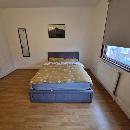 City Budget Guesthouse لندن الغرفة الصورة